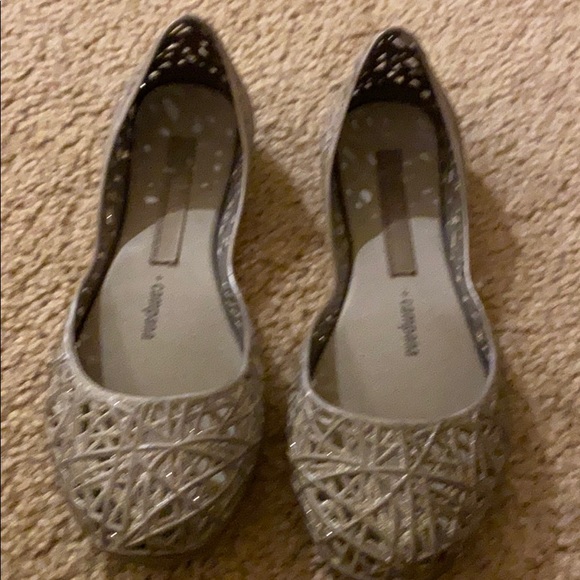 Shoe - Picture 2 of 3